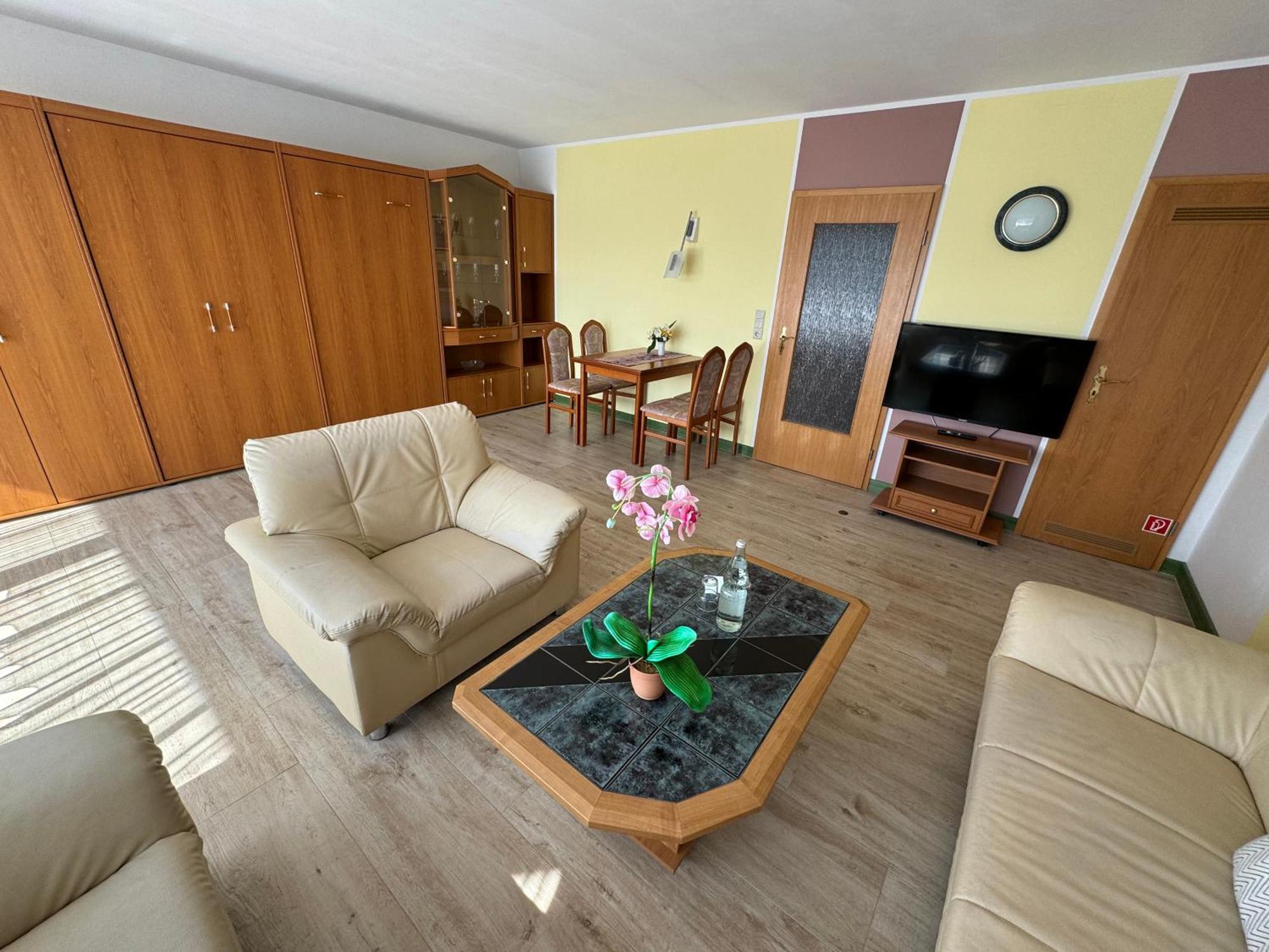 Отель Haus Usedom Ferienwohnungen Mit Fruehstuecks-Restaurant Кёльпинзе