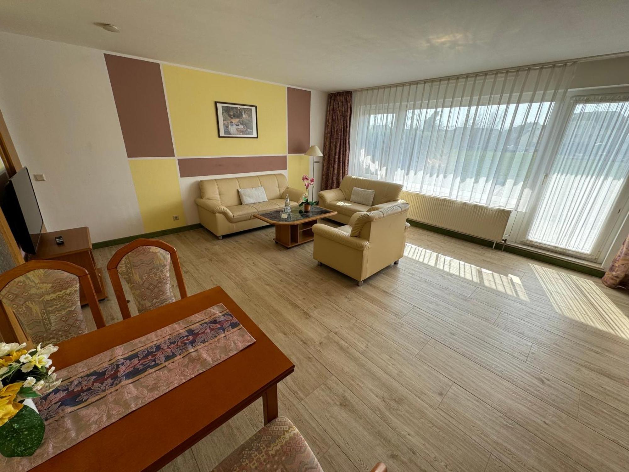 Haus Usedom Ferienwohnungen Mit Fruehstuecks-Restaurant 4*