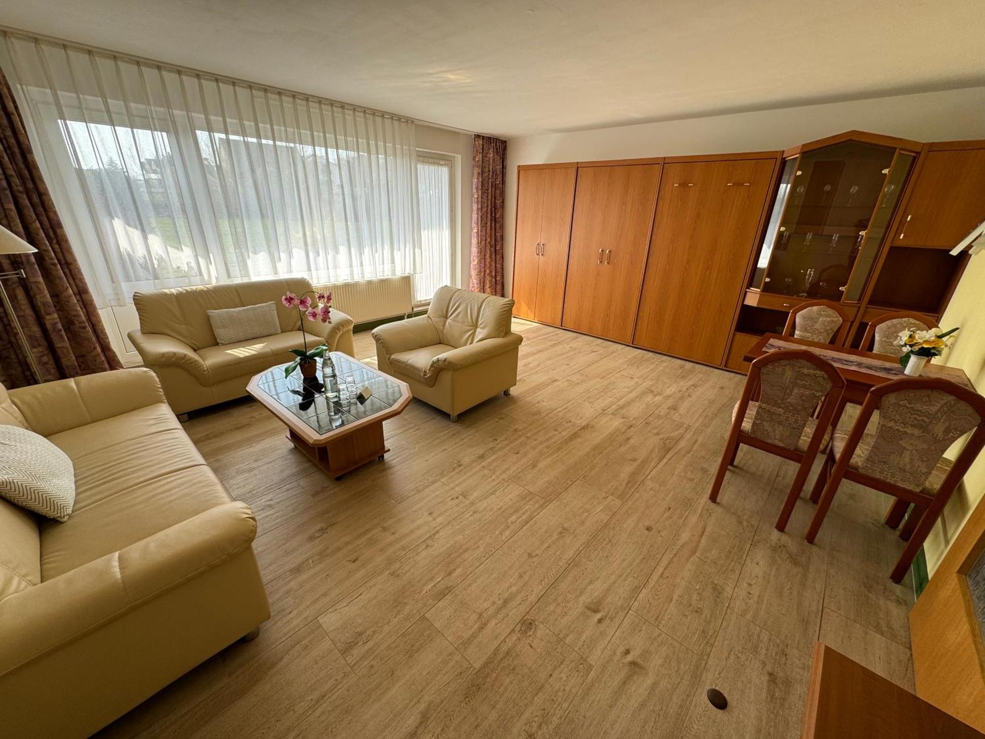 Haus Usedom Ferienwohnungen Mit Fruehstuecks-Restaurant Кёльпинзе