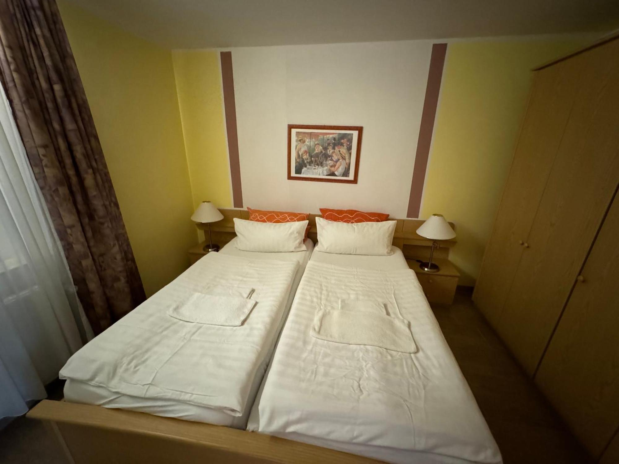Haus Usedom Ferienwohnungen Mit Fruehstuecks-Restaurant Hotel 4*