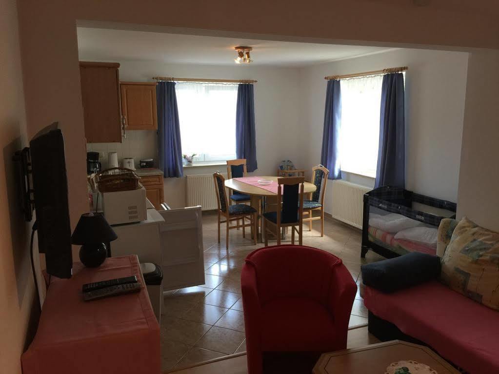 Hotel Haus Usedom Ferienwohnungen Mit Fruehstuecks-Restaurant Kolpinsee