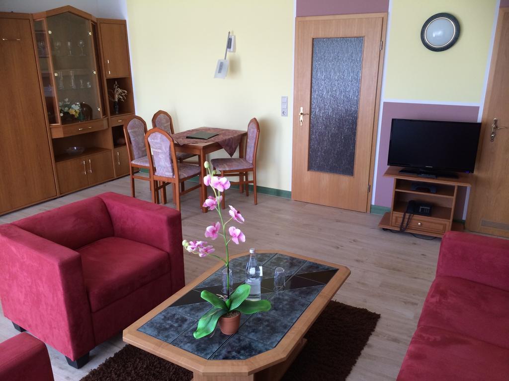 Отель Haus Usedom Ferienwohnungen Mit Fruehstuecks-Restaurant 4*